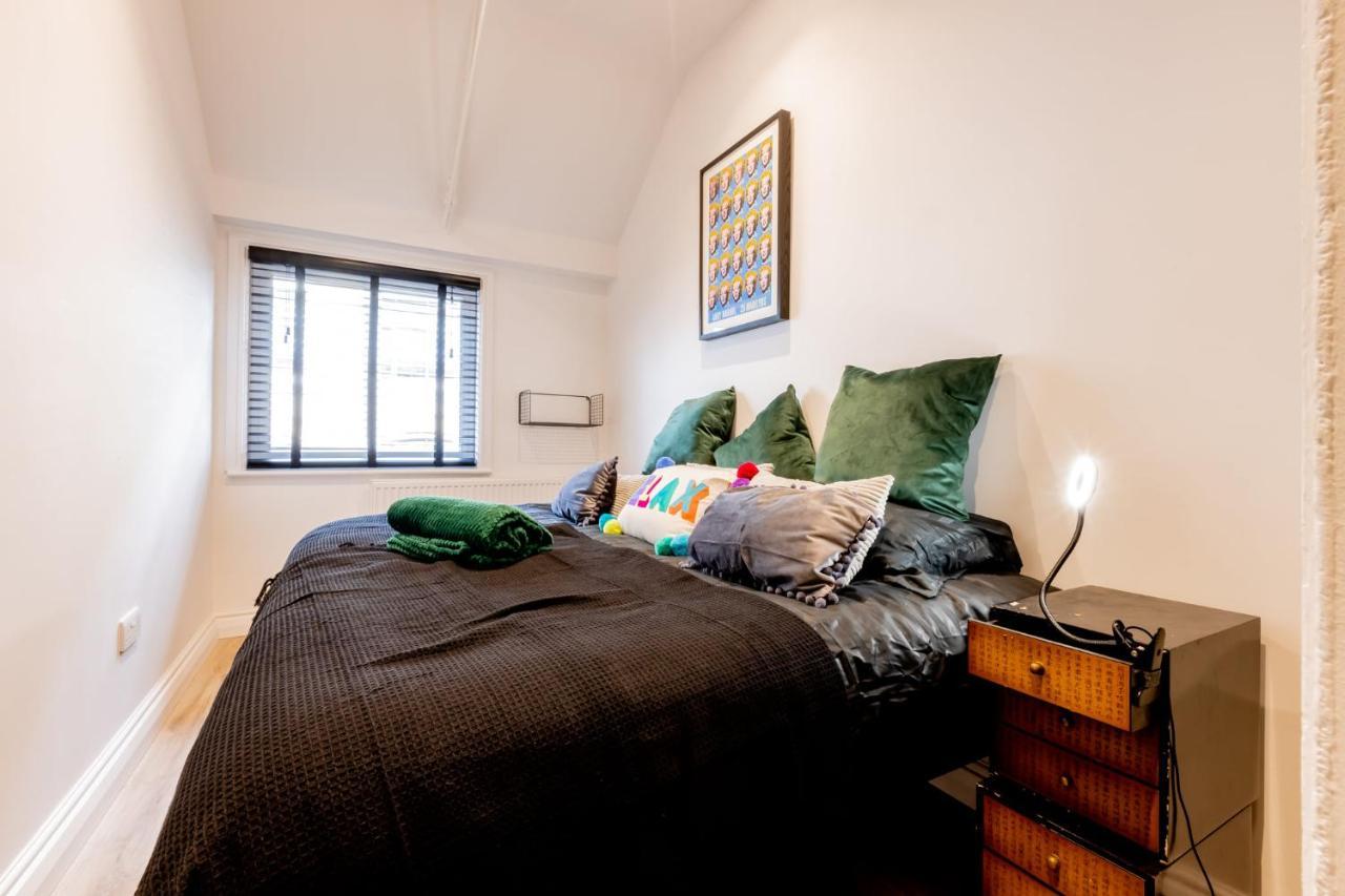 Modern 2 Bedroom Queen Street Appartement