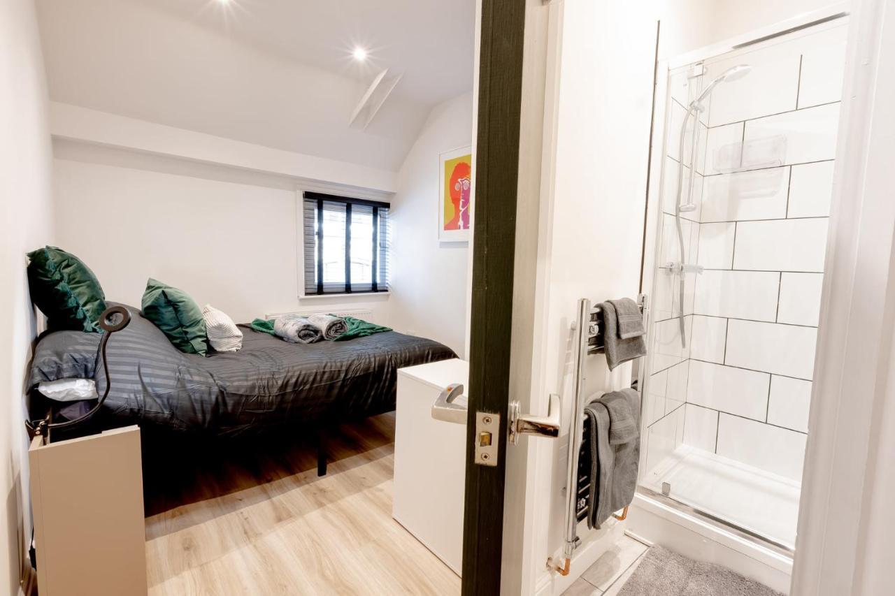 Modern 2 Bedroom Queen Street Appartement